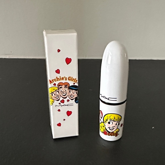 MAC Cosmetics Archie's Girls ‘Betty Bright’ coral lipstick. Limited Edition - Picture 2 of 7